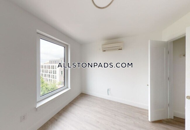 Foto del edificio - 42 N Beacon St