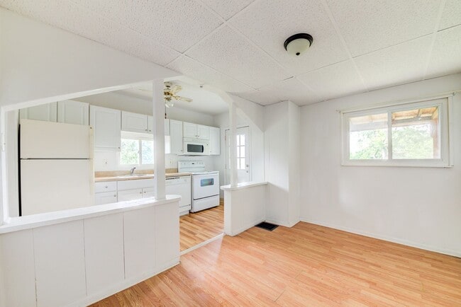 Photo - Available August 2026 - Renovated 2 Bedroom Home in Duquesne Heights!