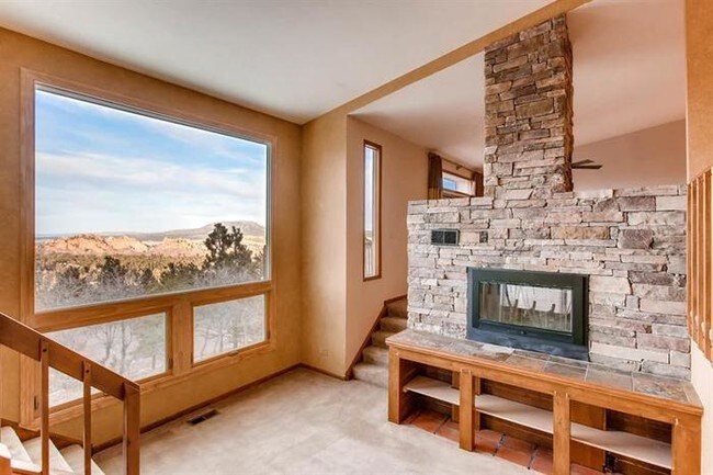 Building Photo - 6943 Fox Cir, Larkspur, CO 80118