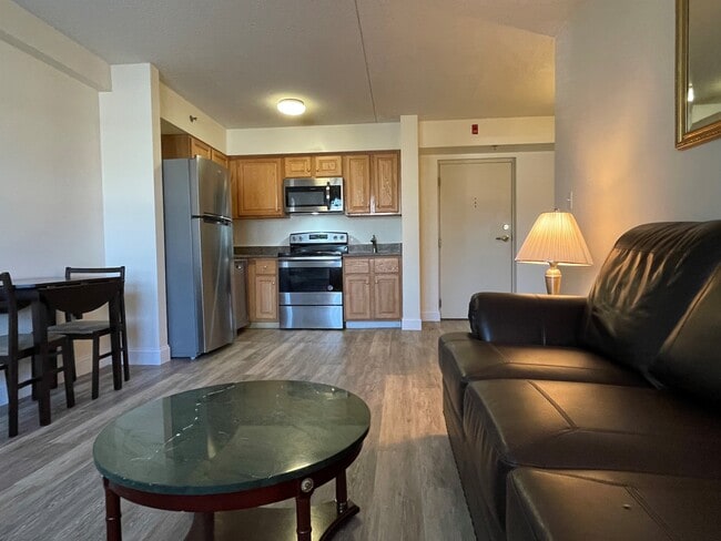 Building Photo - 44 Montvale Avenue