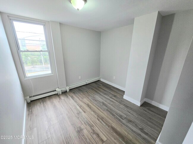 Building Photo - 1126 Corlies Ave