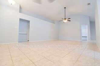 Building Photo - 277 Lakebreeze Cir