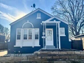 Building Photo - 216 Burton Ave