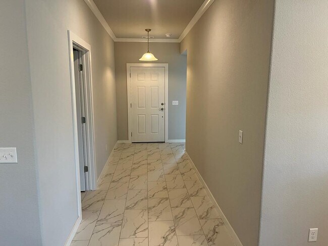 Building Photo - 350 Emerald Woods Run