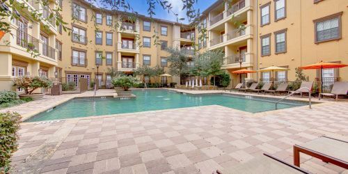 Building Photo - 11605 Lago Vista W