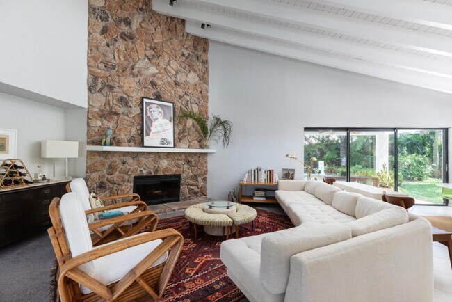 Foto del edificio - 734 S Ocean Blvd