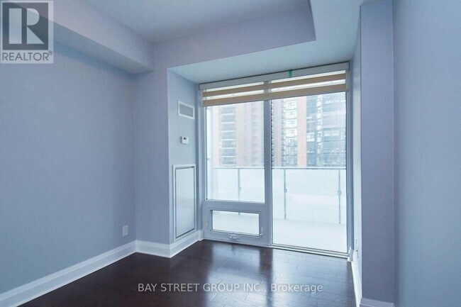 Building Photo - 1080 Bay St.