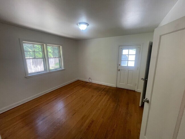 Building Photo - 7135-7137 W Bluemound Rd. (Duplex)