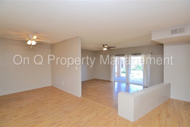 Building Photo - 2338 W Lindner Ave