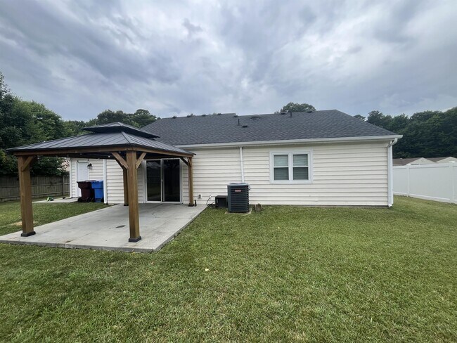 Building Photo - 3409 Woodbaugh Dr