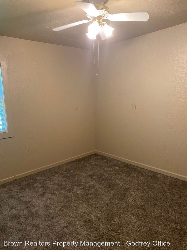Building Photo - 2 br, 1 bath House - 22434 Hollow