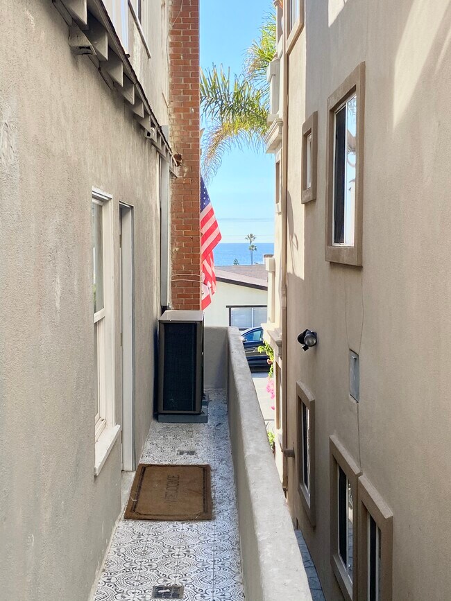 Foto del edificio - 1653 Bayview Dr