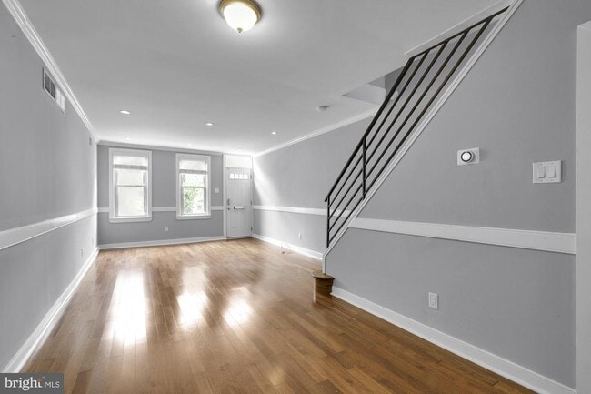 Foto del edificio - 1519 Montrose St