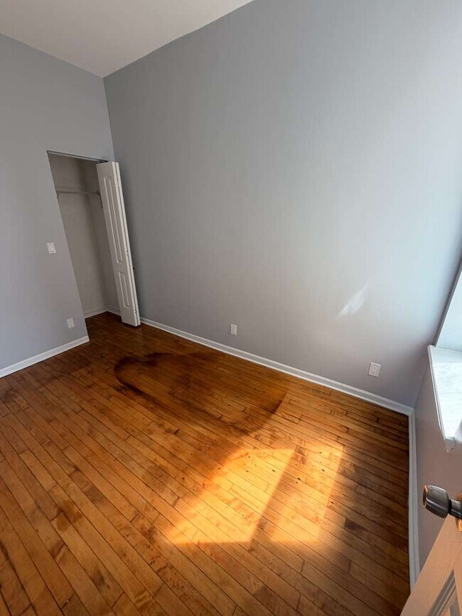 Building Photo - 1555 S Millard Ave