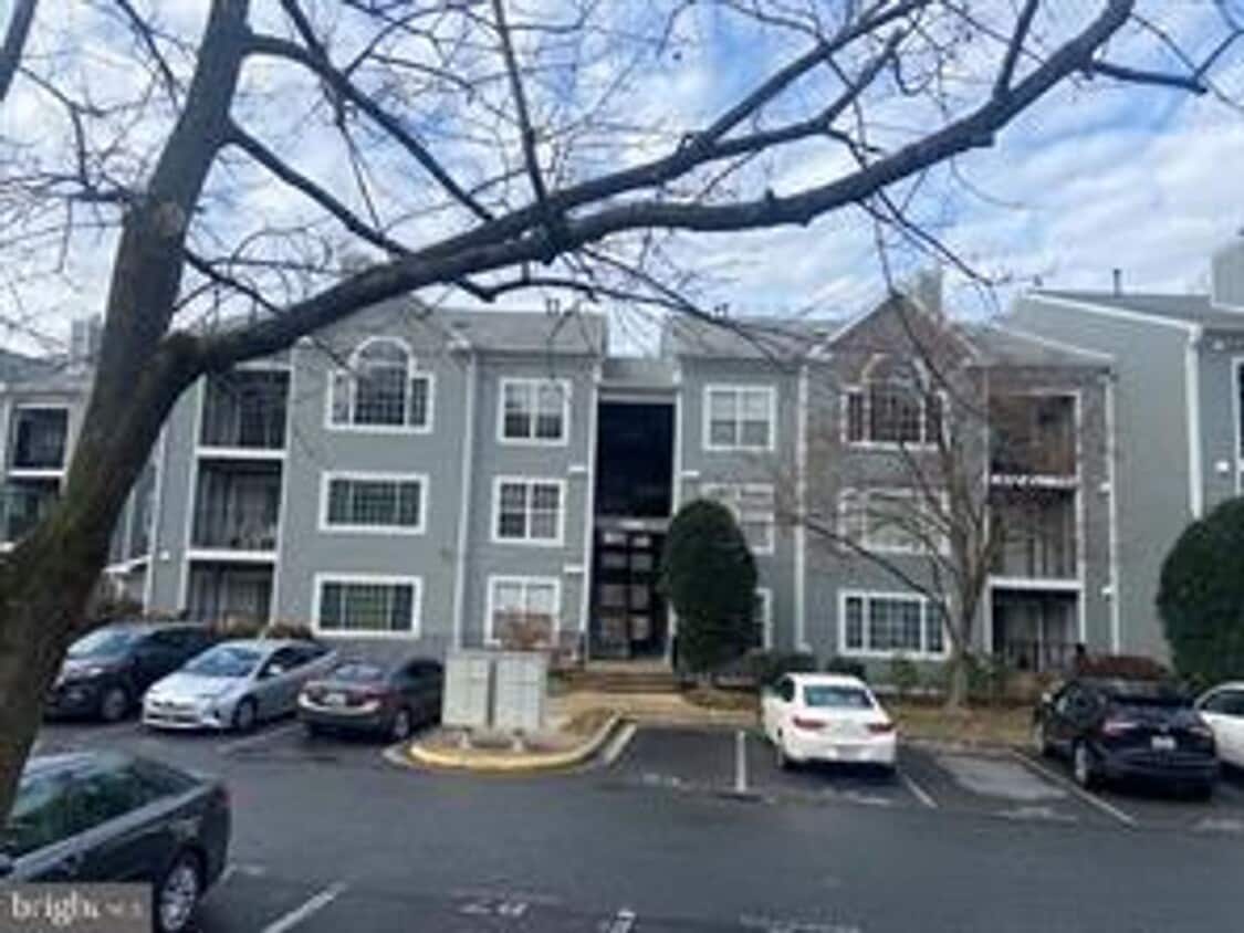 Primary Photo - CONDO WITH GREAT VIEW OF LITTLE SENECA CREEK