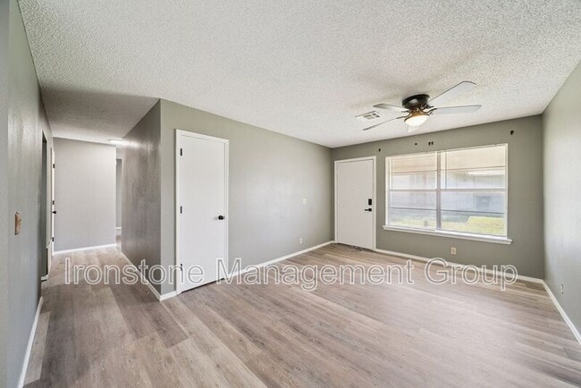 Building Photo - 8217 N 117th E Ave
