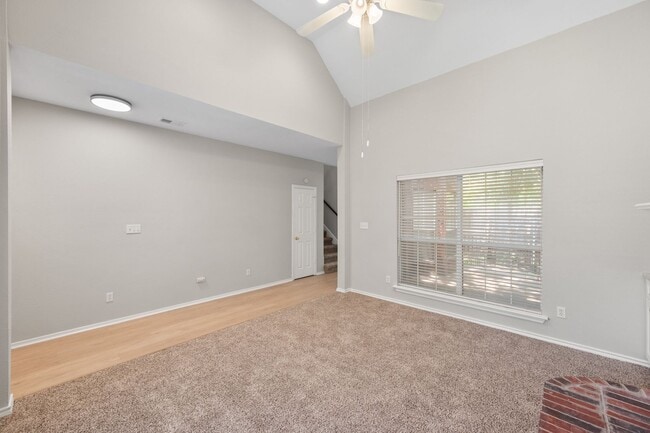 Building Photo - Move-In Ready, Beautiful 3 Bed 2.5 Bath - ...