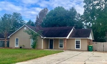 Building Photo - 6924 Pinehurst Dr