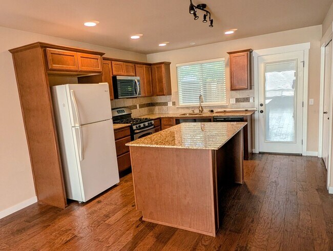 Building Photo - Two-story House with Air Conditioning & fe...