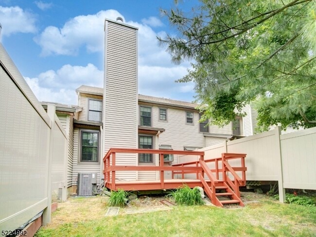 Building Photo - 402 Marten Rd