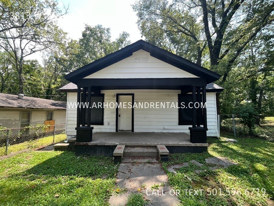 Primary Photo - 3813 W. 19th | $895 | 4 beds, 1.5 bath