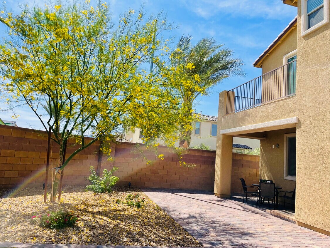 7733 Harthill Park Ave, Las Vegas, NV 89113 House Rental in Las Vegas