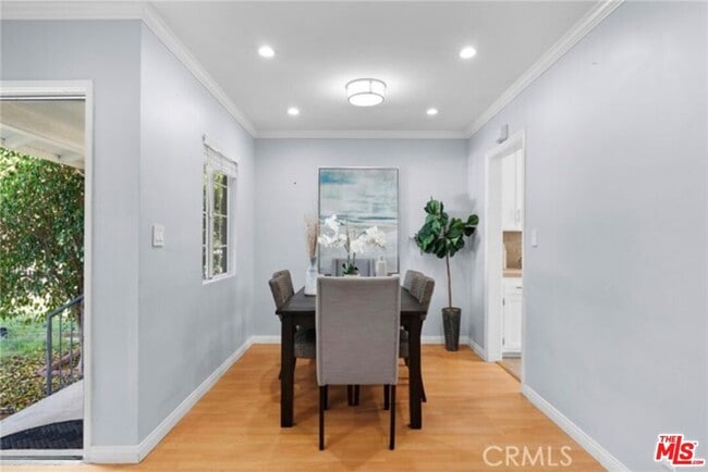 Foto del edificio - 16154 Gilmore St