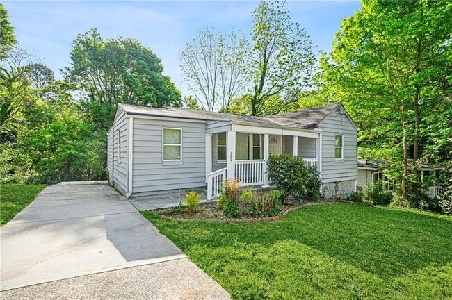 Photo - 360 Betsy Ave SW House