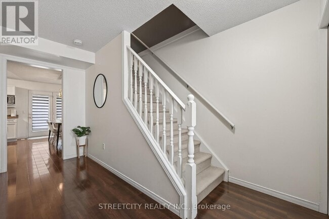 Building Photo - 1320 Savannah Dr