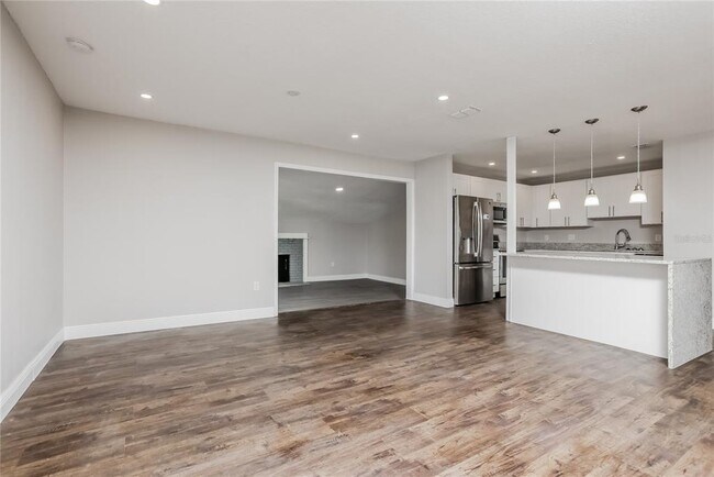 Building Photo - 5709 Ridgeway Dr