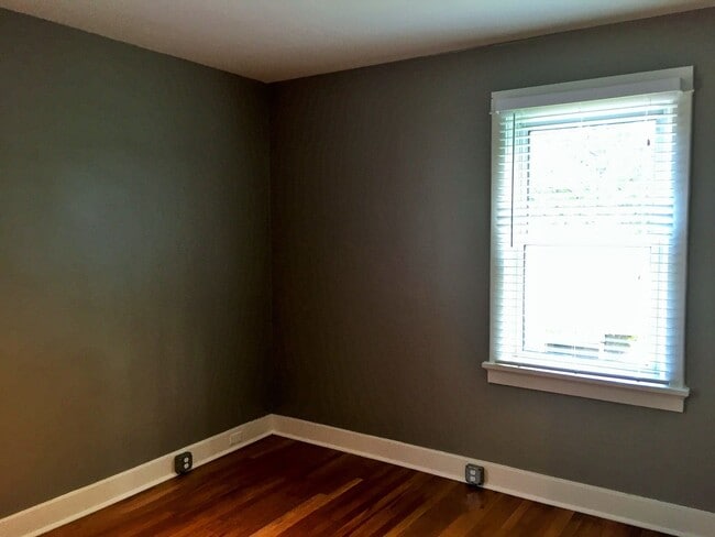 Foto del edificio - 5612 Beacon St