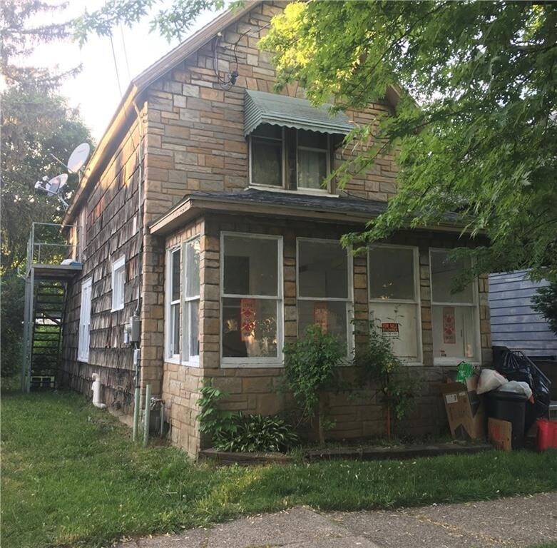 Foto principal - 1054 W 11th St