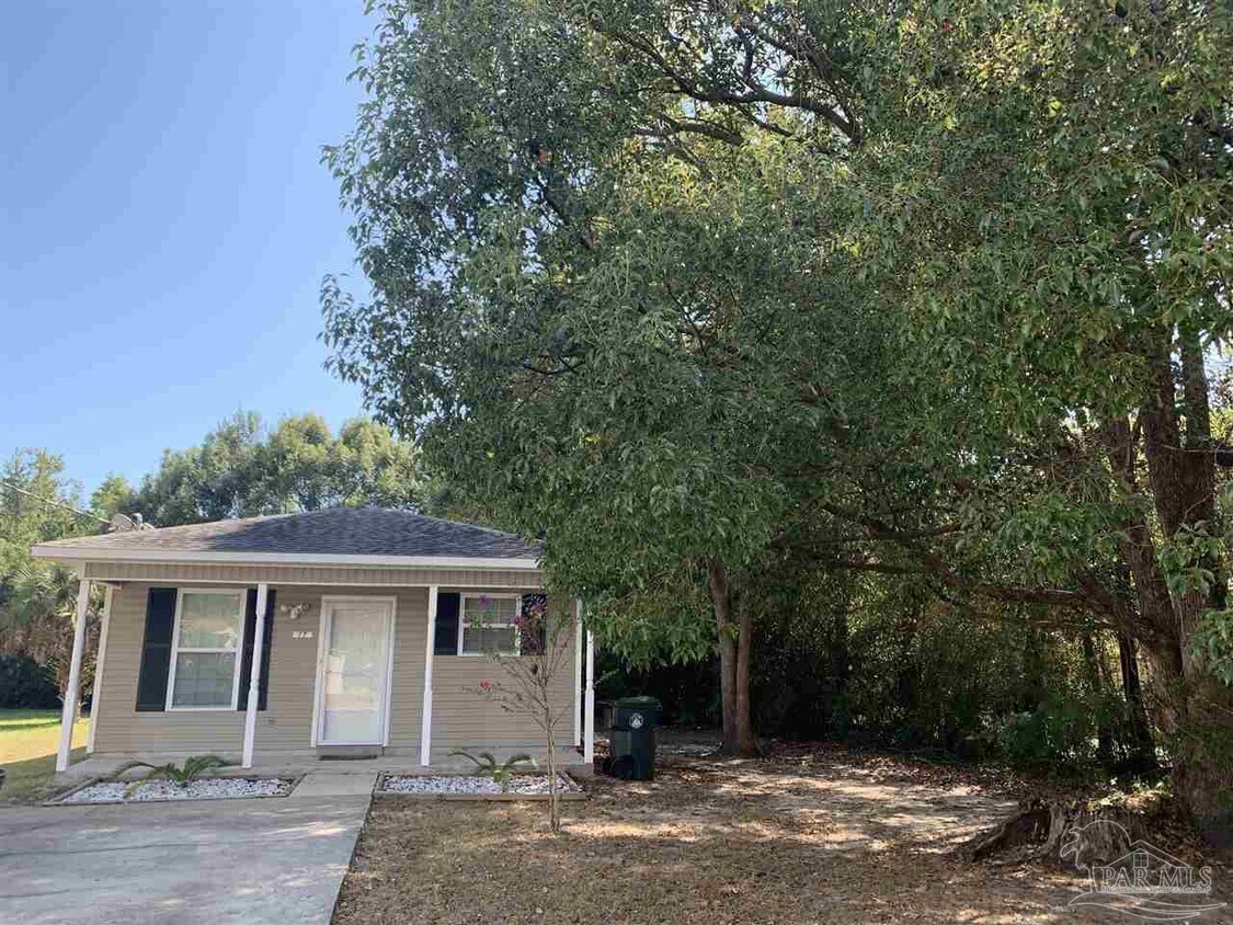 Primary Photo - 6775 W Walker St