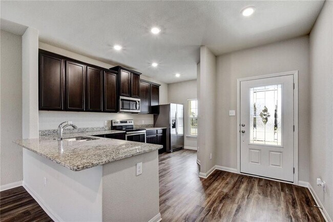 Building Photo - 313 Mount Vernon Way