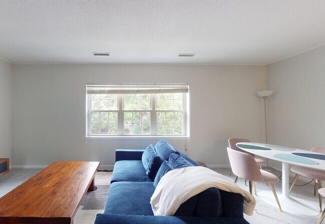 Foto del edificio - 133 Lake Shore Rd
