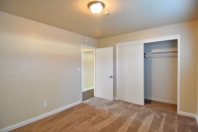 Building Photo - 1300 Yulupa Ave