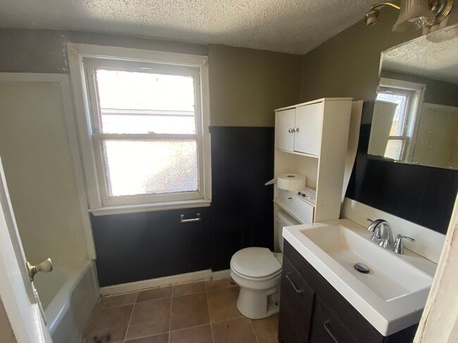 Building Photo - 2429 Bretton Pl