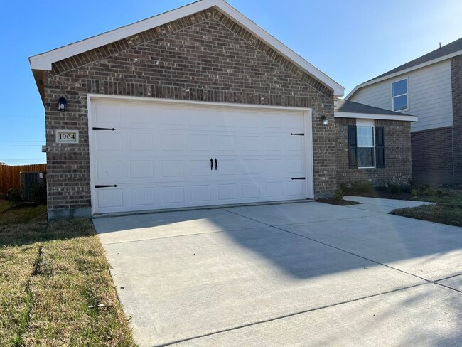 Building Photo - Gorgeous 4 Bedroom House for Rent  in Roys...