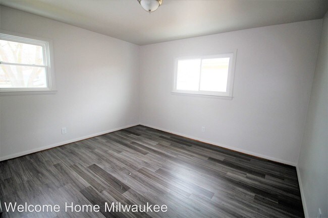 Building Photo - 4228 N 68th St
