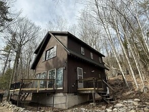 Building Photo - 702 Little Lake Sunapee Rd