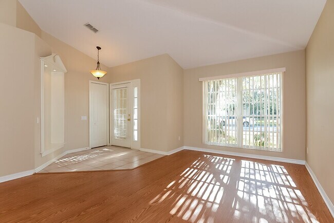 Building Photo - 29613 Morningmist Dr