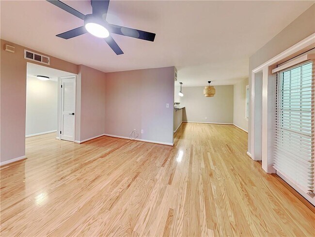 Building Photo - 1445 Monroe Dr NE