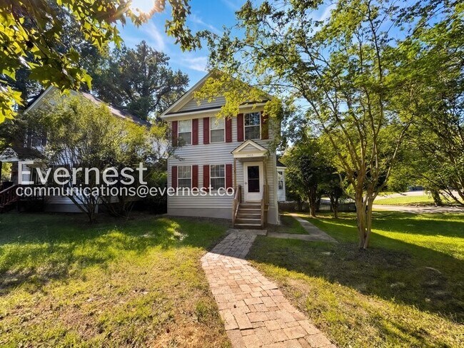 Foto del edificio - 3 Bed/1.5 Bath Home with Fenced Yard / Available Now!