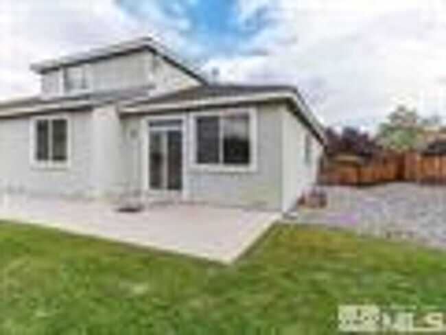 Building Photo - Centrally located in Sparks