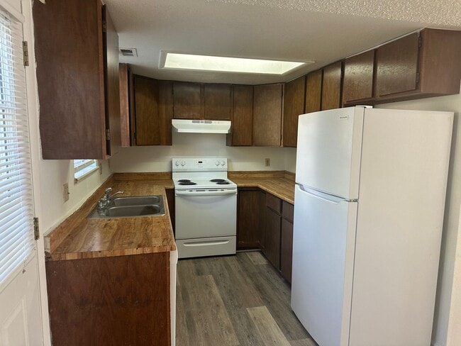 Foto del edificio - 2Bed, 1.5Bath Two Story in GJ!!!