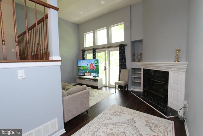 Building Photo - 6 Halstead Pl