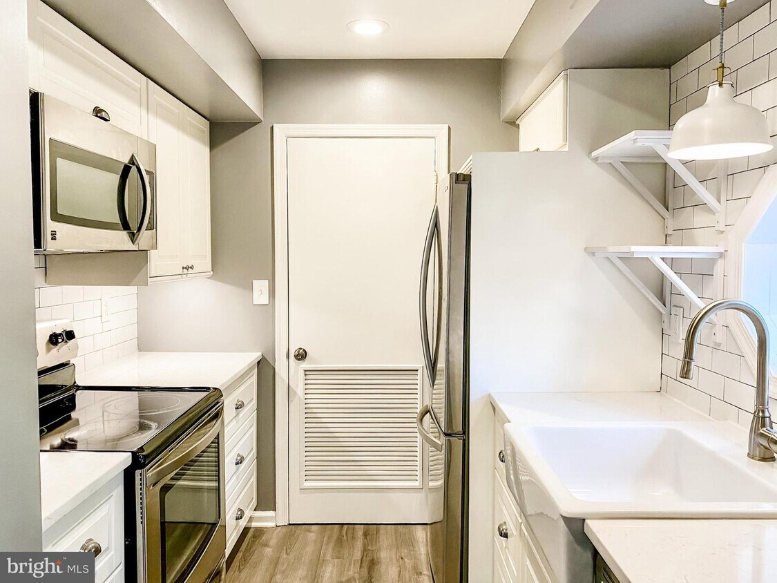 2431 S Walter Reed Dr Unit 1714, Arlington, VA 22206 Apartment for