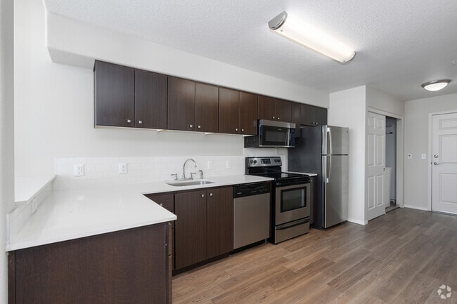 Studio - 545SF - Kitchen - 4th Main