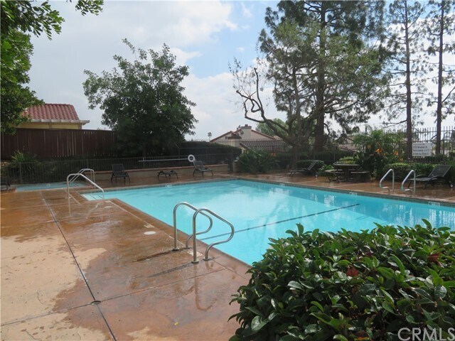 Foto del edificio - 9743 Woodleaf Dr