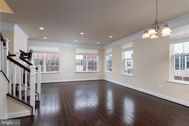 Building Photo - 115 Meridian Ln